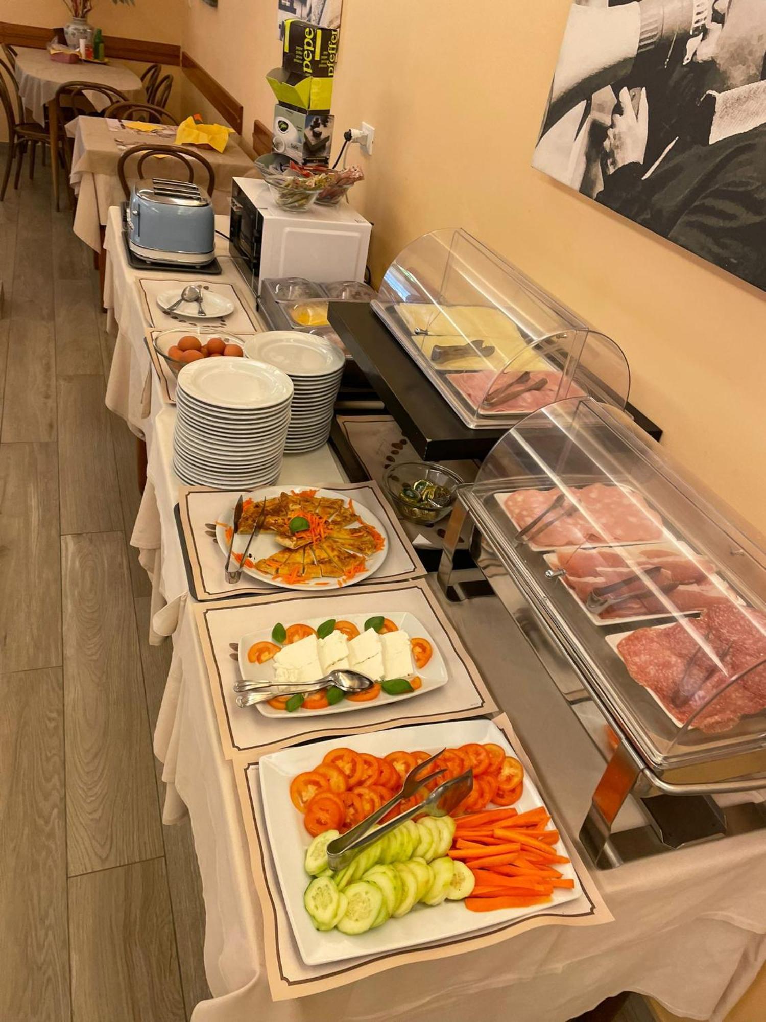 Hotel Alessi** リミニ エクステリア 写真